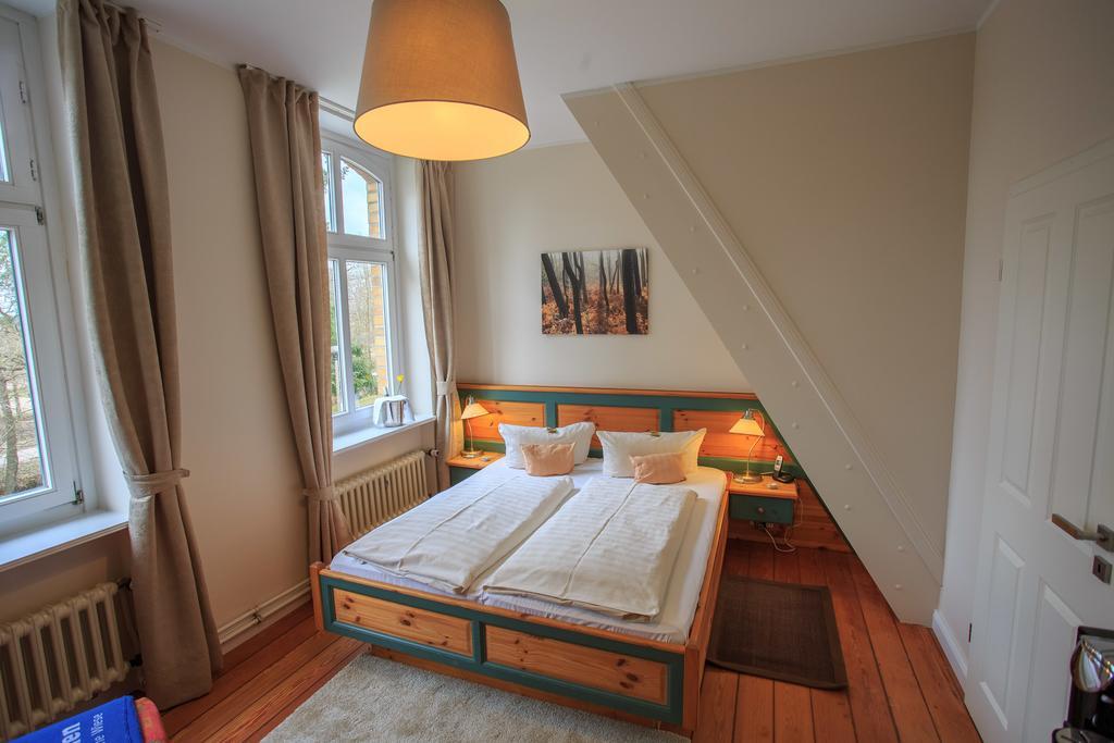 Hotel Schloesschen Sundische Wiese Zingst Exterior photo